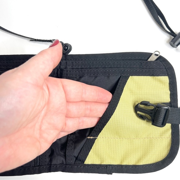 Mountain Equipment Co-Op Travel Crossbody Side Sling Wallet Y2K Gorpcore - Picture 9 of 12